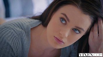 play سكرتيرة خام ممتازة في حمام السباحة عاهرة رئيسه مع ديك كبيرة