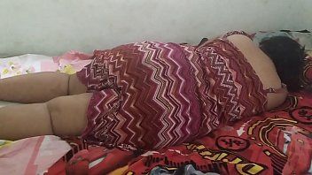 play Masturbation unter dem Bett Mädchen versteckte Kamera xxx, wenn sie schläft
