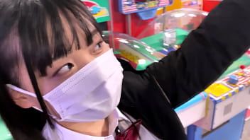 play Japanisches Mädchen wird von ihren älteren Brüdern in echten Pornos xxx gefickt