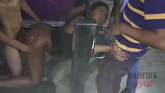 play La amateur de ébano Bartira Luz obtiene su coño afeitado follado duro en un vídeo de mamada interracial