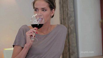 play Diva with big pussy and gets drunk and then has hardcore sex