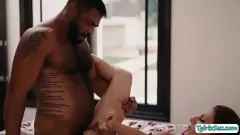 play Les gros seins et le doigté du cul de Jade Venus en lingerie